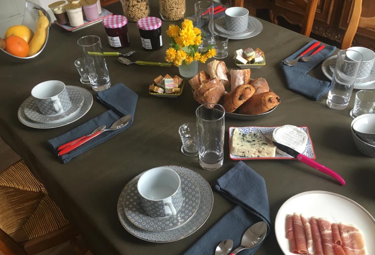 Les Roches Bleues Bed & Breakfast Uzerche Exterior photo